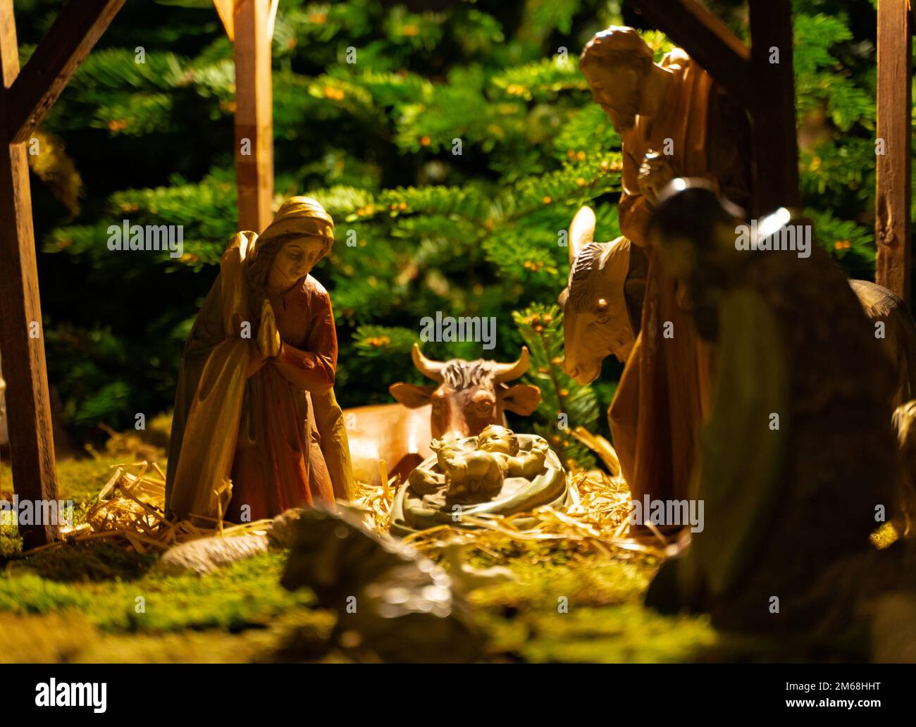 Die Geburt unseres Herrn Jesus Christus - Skulpturen in einer katholischen Kirche in Sibiu Rumänien Stockfoto