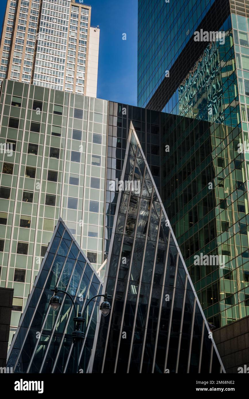 Wolkenkratzer auf der East 42. Street, Midtown Manhattan, New York City, USA Stockfoto