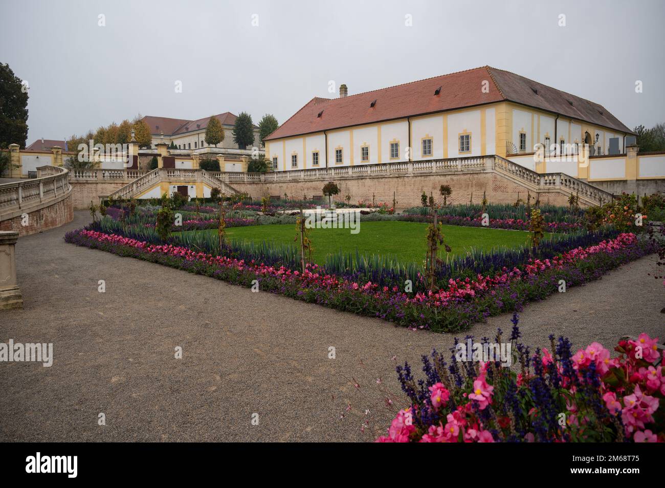 Blick auf die Gärten des Schlosses Hof in Niederösterreich eine Landresidenz aus dem 18. Jahrhundert, die größtenteils von Prinz Eugene von Savoyen gegründet wurde Stockfoto