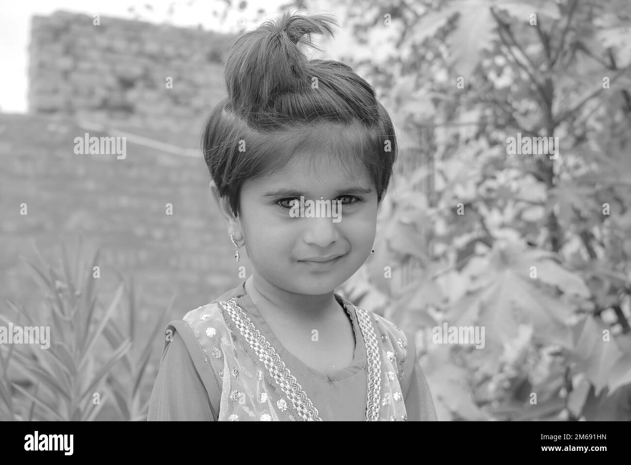 Rahim Yar khan, Punjab, Pakistan- 24. Januar 2023: Wunderschönes Porträt eines kleinen süßen Mädchens. Nahaufnahme eines Mädchens. Stockfoto