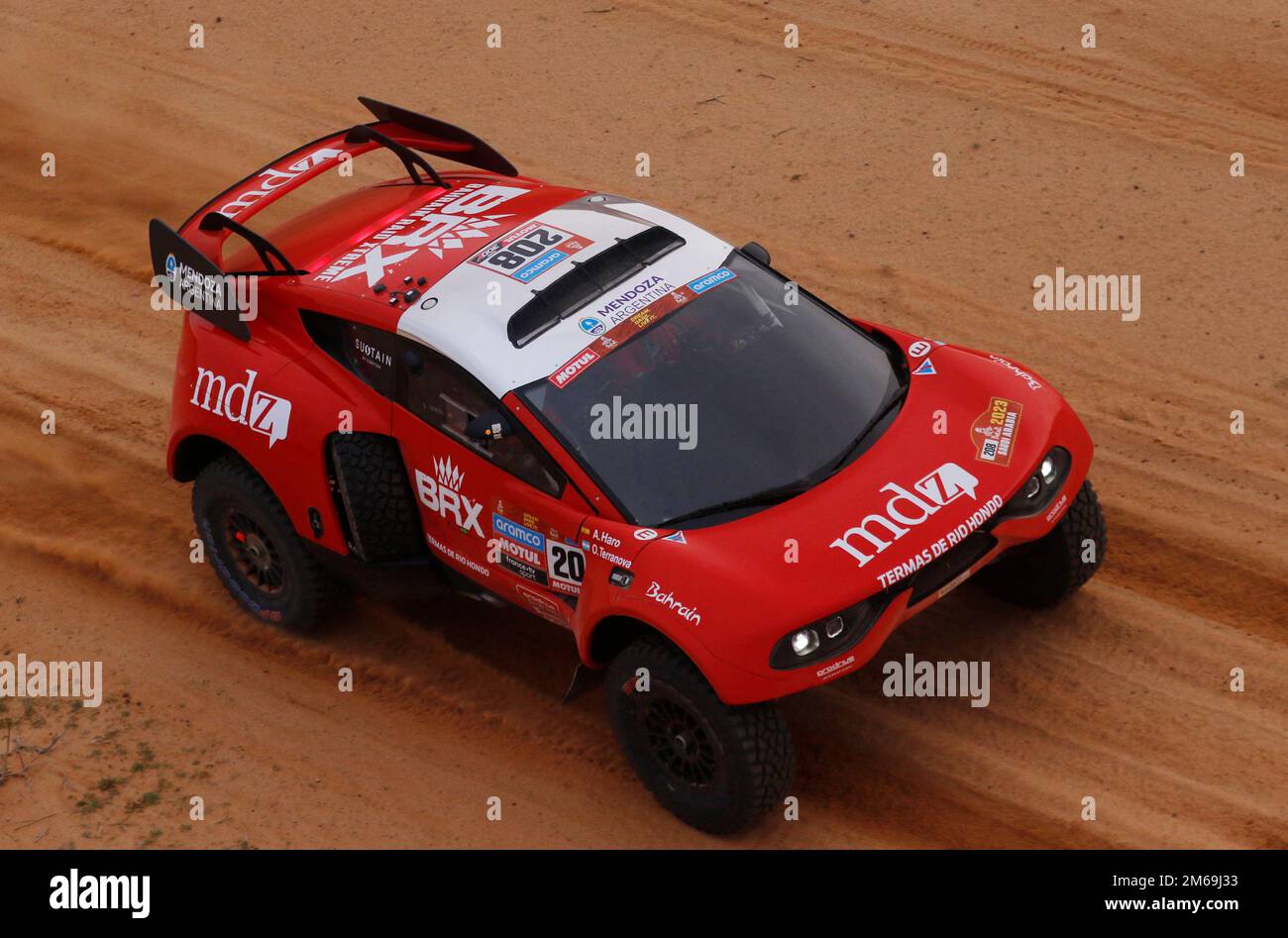 Rallying - Dakar Rally - Stage 3 - Alula nach Ha'il - Saudi Arabien - 3.  Januar 2023 Bahrain RAID Xtreme's Orlando Terranova und Beifahrer Alex Haro  in Aktion während Stage 3 REUTERS/Hamad i Mohammed Stockfotografie - Alamy