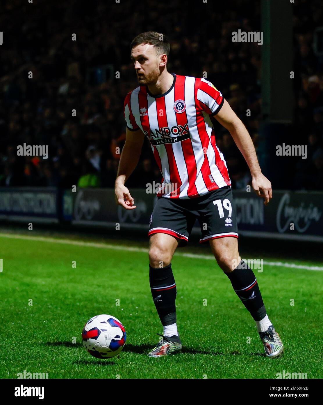 Jack Robinson von Sheffield United in Aktion beim Sky Bet Championship Match in der Loftus Road, London. Foto: Montag, 2. Januar 2023. Stockfoto