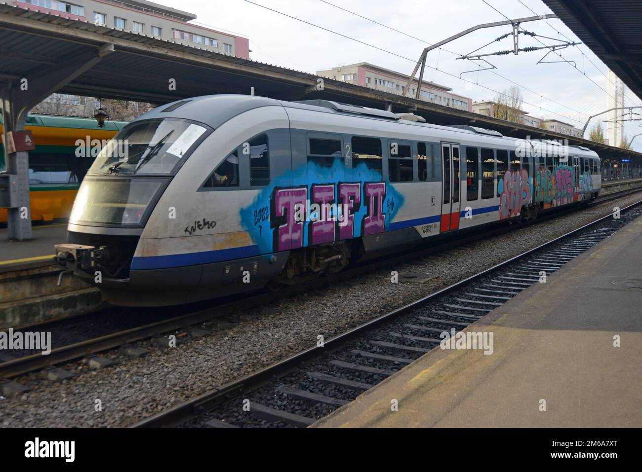 Siemens Desiro Diesel Multiple Unit Train von CFR Romania State Railways am Bahnhof Gare Du Nord, Bukarest, Rumänien Stockfoto