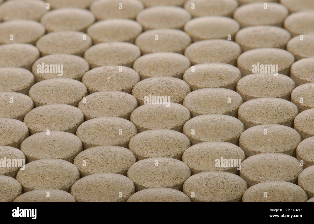 Nahaufnahme von braunen Pillen Stockfoto