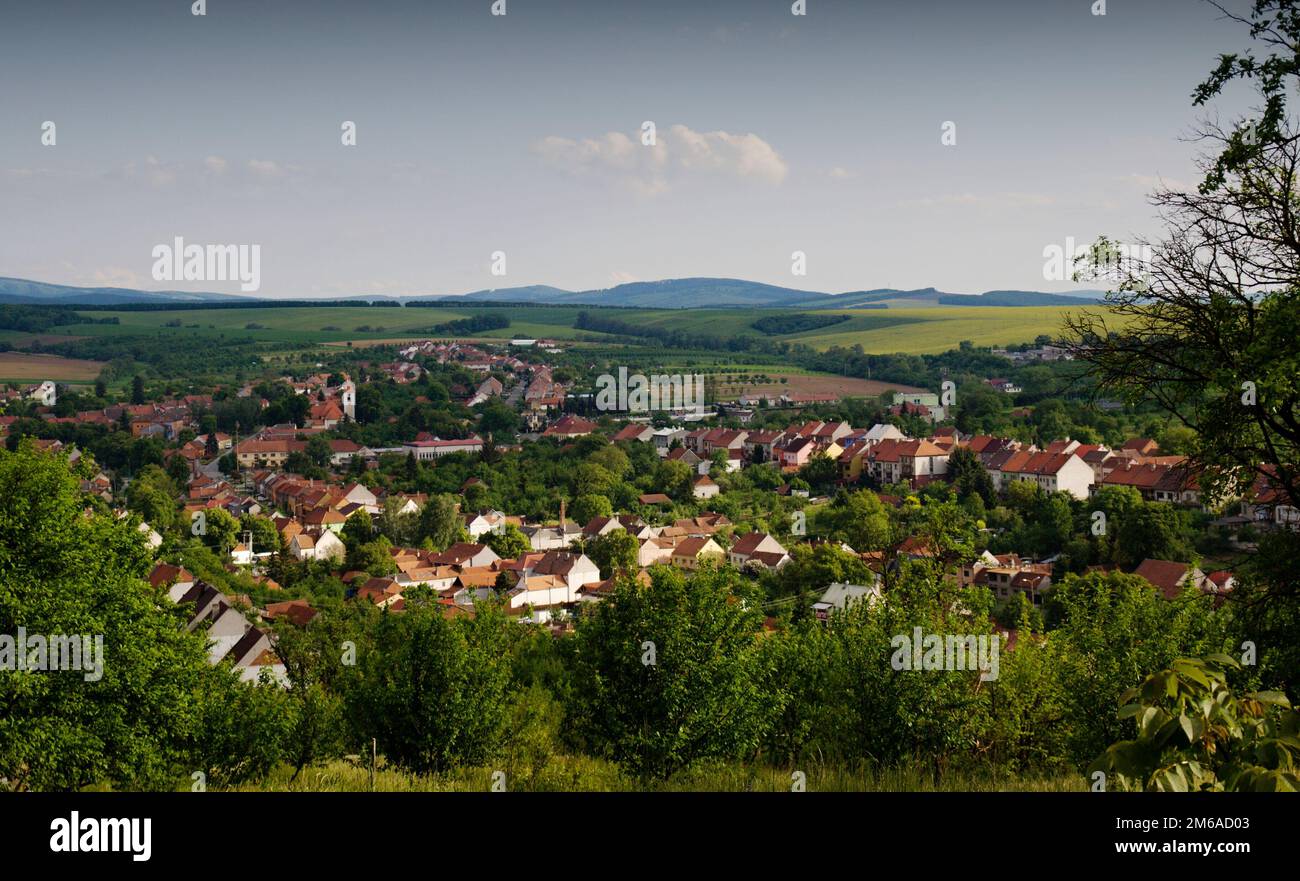 Dorf im Tal Stockfoto