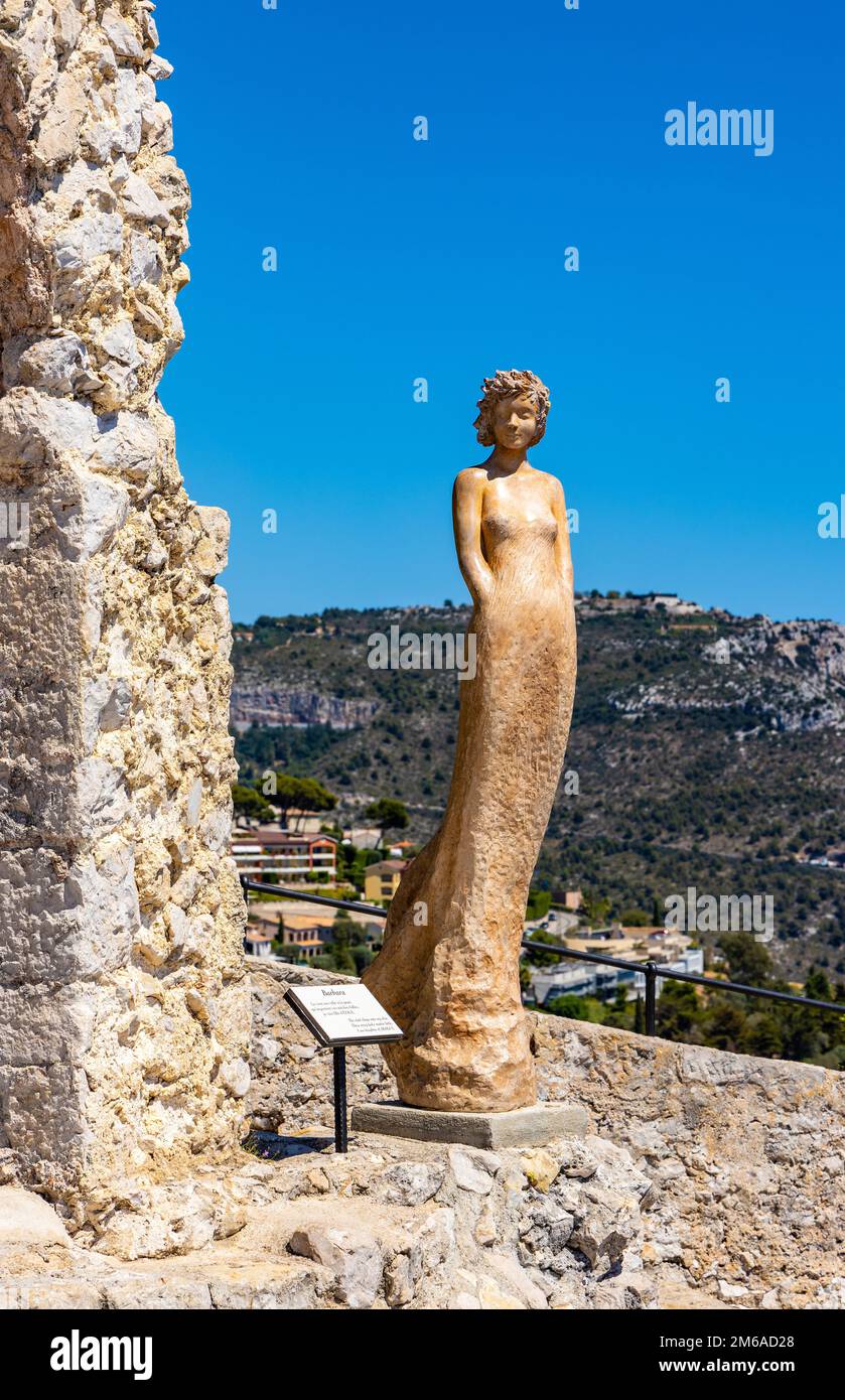 Eze, Frankreich 1. August 2022 Skulptur der Göttin Barbara von Jean