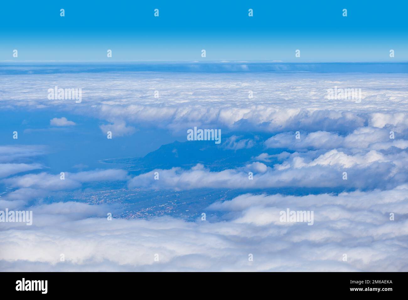 Wolkendach über der Küste von Teneriffa Stockfoto