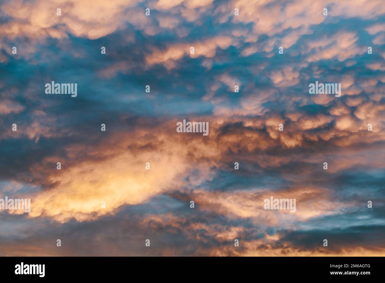 Wolkenuntergrund Stockfoto