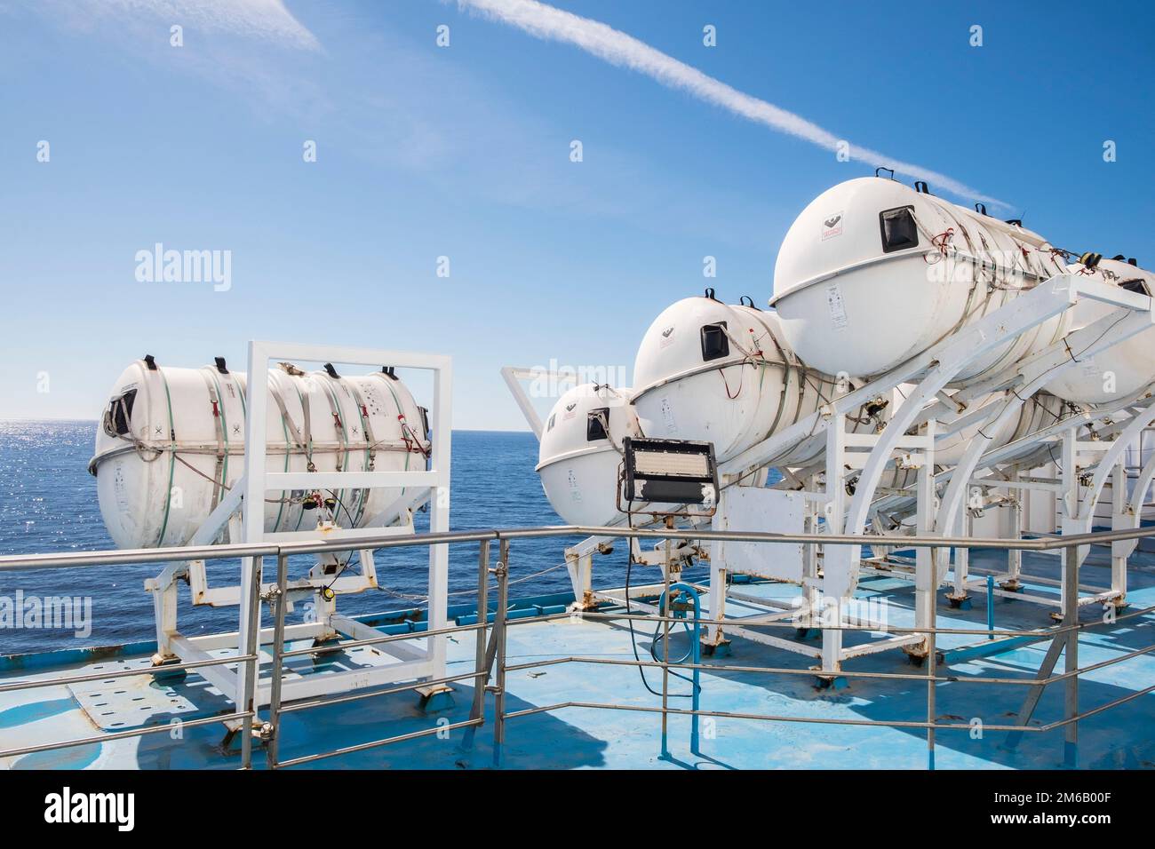 Mittelmeer, GNV-Fähre von Genua nach Tanger, Rettungsboote Stockfoto