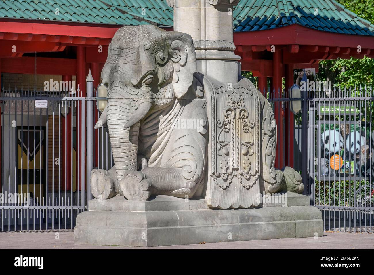 Elefant, Elefantentor, Zoologischer Garten, Budapester Straße, Tiergarten, Mitte, Berlin, Deutschland Stockfoto