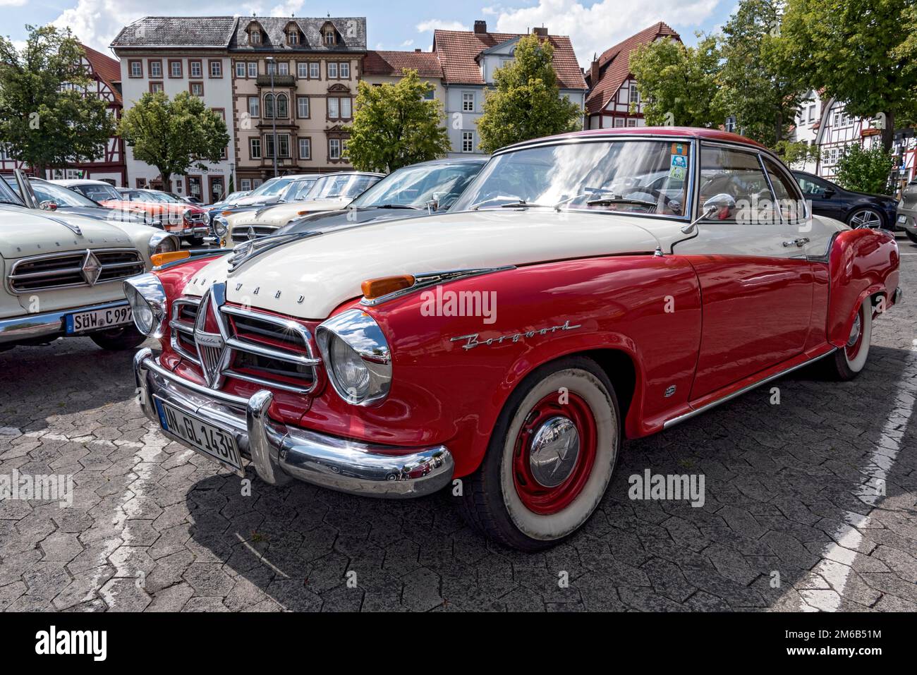 Vintage Borgward Isabella Coupe, zweifarbig, Weißband-Reifen, Luxusauto, Baujahr 1954 bis 1961, Bad Hersfeld, Hessen, Deutschland Stockfoto