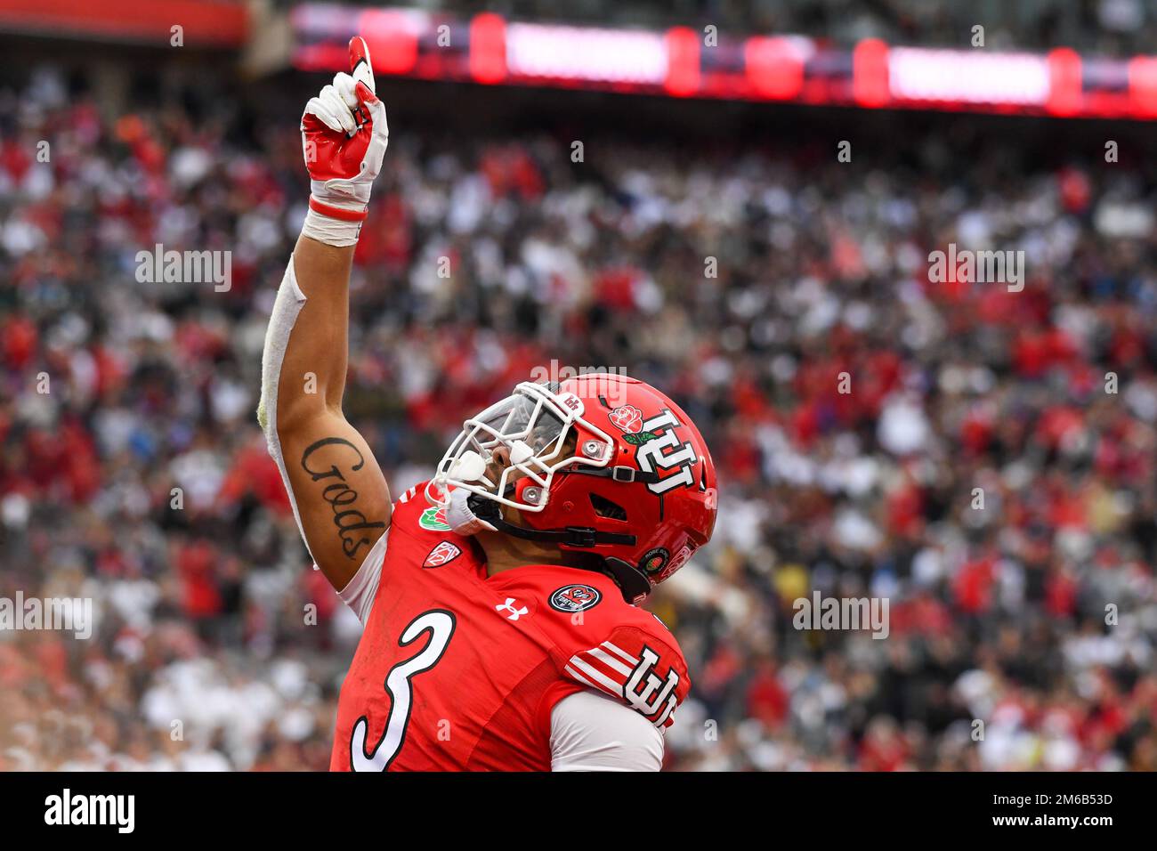 Utah Utes Running Back Ja'Quinden Jackson (3) feiert einen Touchdown während des Rose Bowl Spiels gegen die Penn State Nittany Lions am Montag, den 2. Januar, Stockfoto