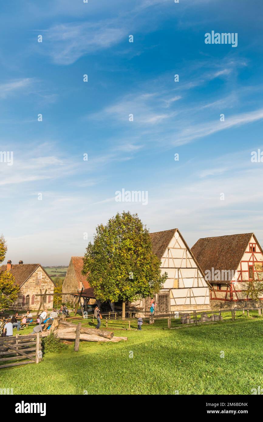 Spielplatz in der Abenddämmerung, Freiluftmuseum Wackershofen Stockfoto
