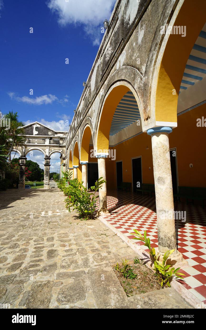 Das Innere der Hacienda Yaxcopoil, ein Plantagenanwesen aus dem 17. Jahrhundert. Gelegen im Dorf Yaxcopoil, außerhalb von Merida, Yucatan, Mexiko Stockfoto