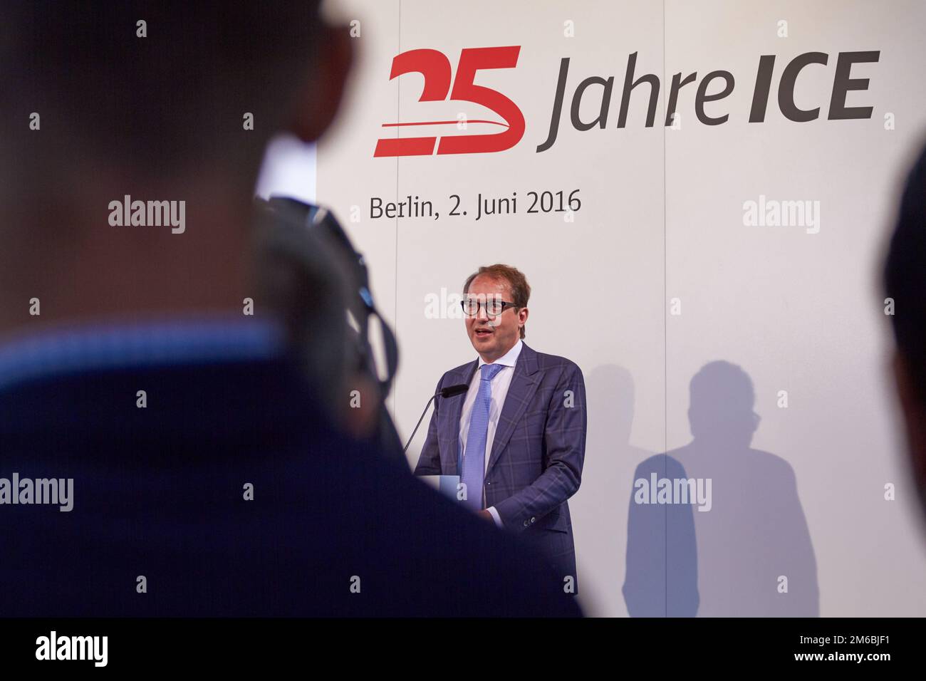 Deutsche Bahn: Verkehrsminister Alexander Dobrindt anlässlich 25 Jahre EISZÜGE in Deutschland Stockfoto