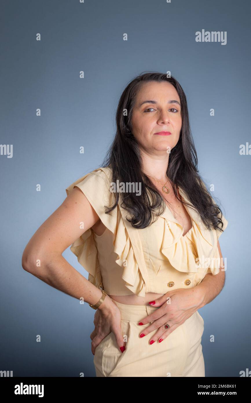Porträt von weiblichen Profis, möglicherweise Geschäftsführerin, Geschäftsführerin, Anwältin. Stockfoto