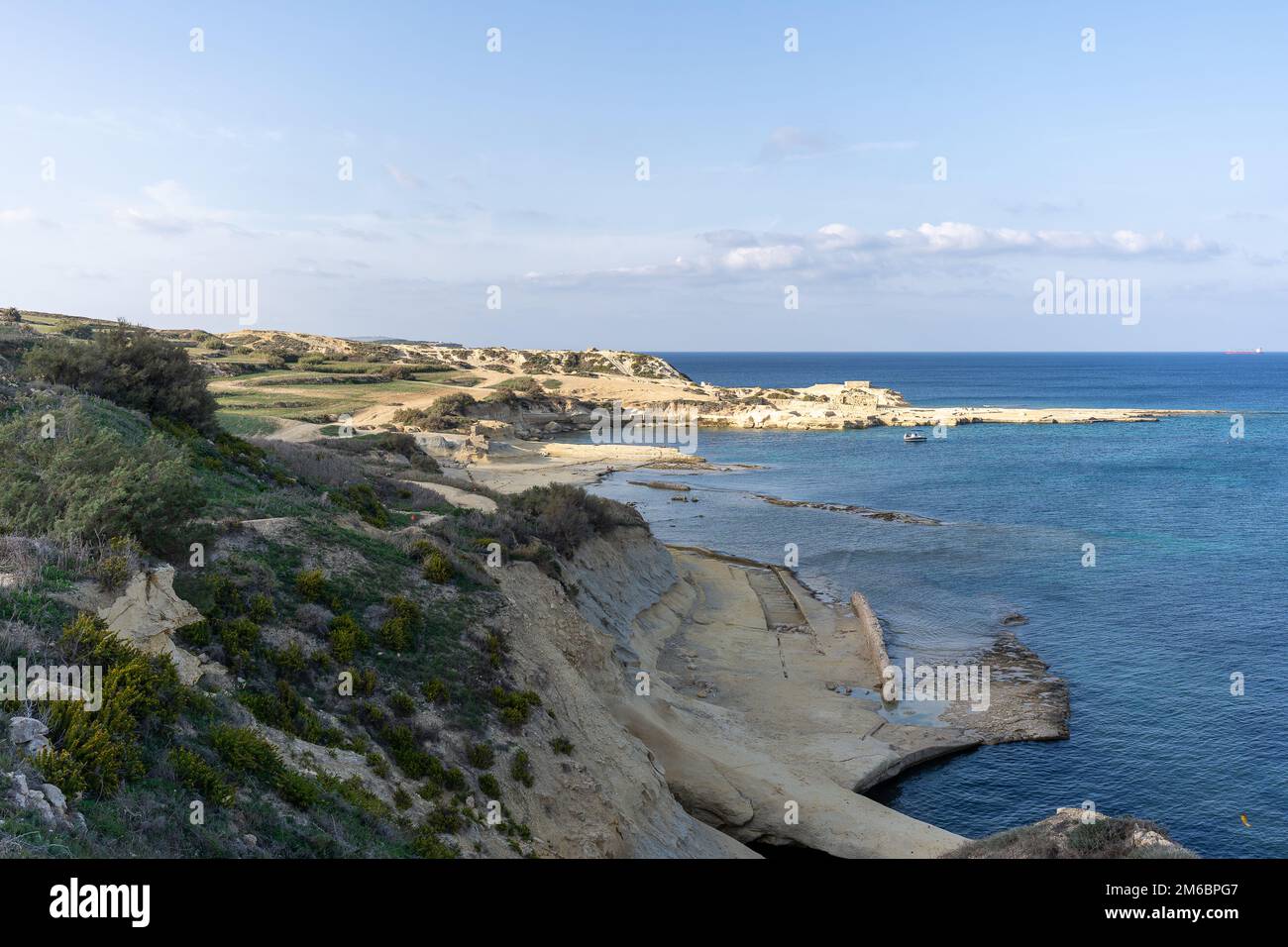 In St. Paul's Bay, die Ruinen einer Festung von entscheidender Bedeutung aus der Zeit des Zweiten Weltkriegs. Malta Stockfoto