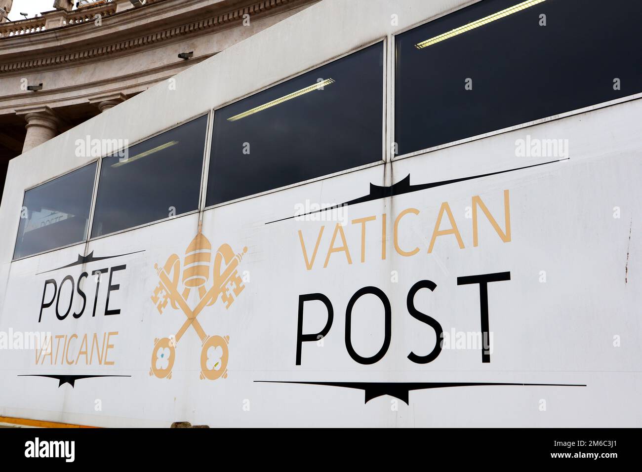 Vatikanstadt, Heiliger Stuhl – Vatikanische Post am Petersplatz Stockfoto