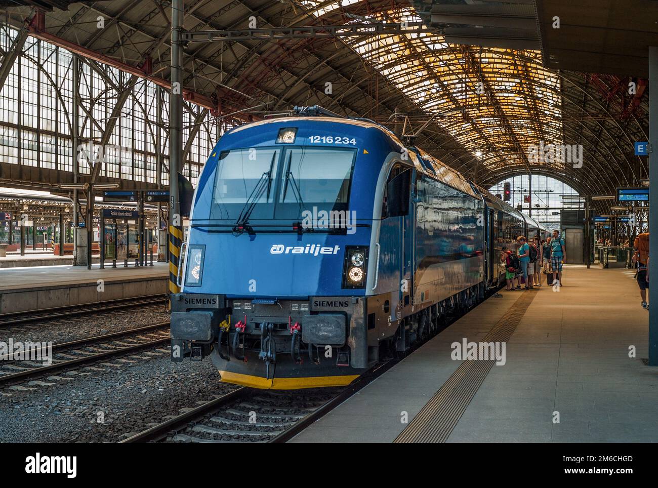 Der Eisenbahnzug der tschechischen Eisenbahn in Prag Stockfoto