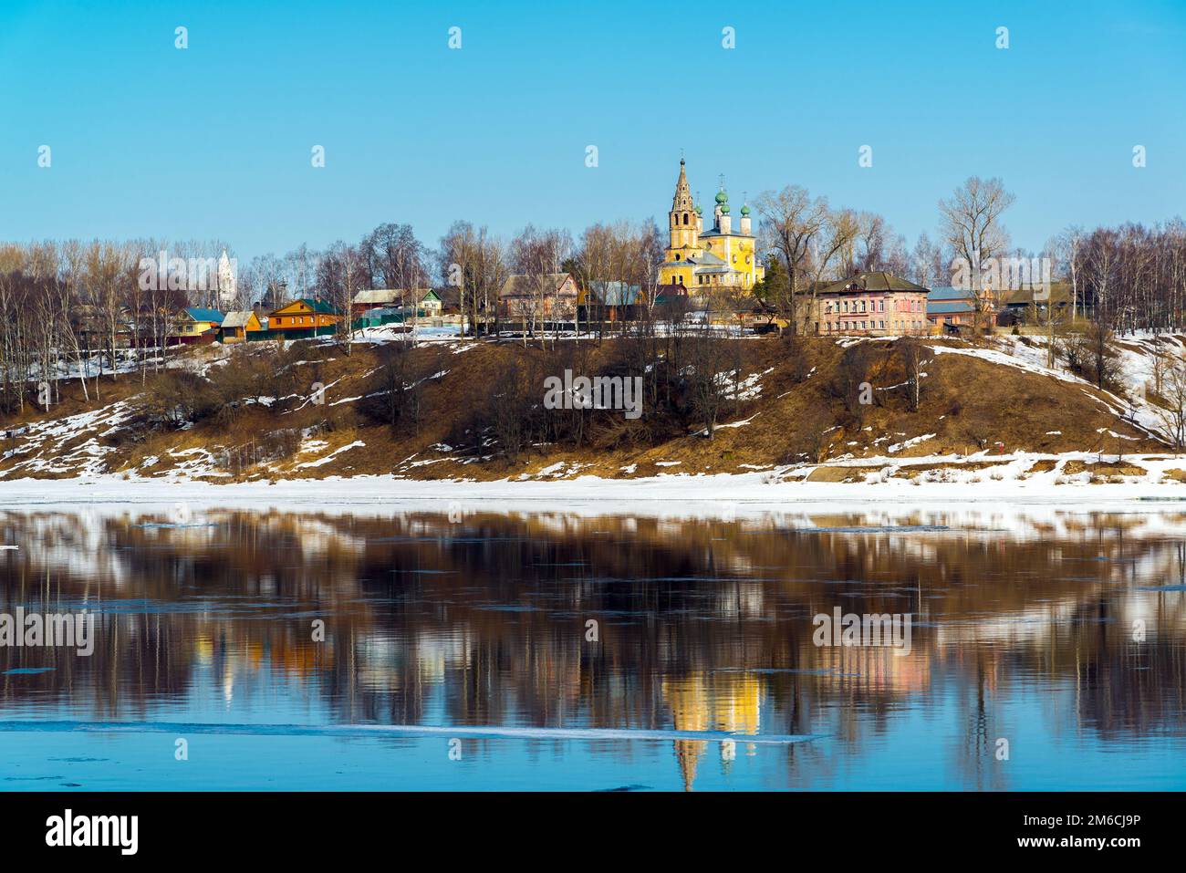 Spaso-Archangel Kirche in Stadt Tutaev, Russland. golden touristische Ring Stockfoto