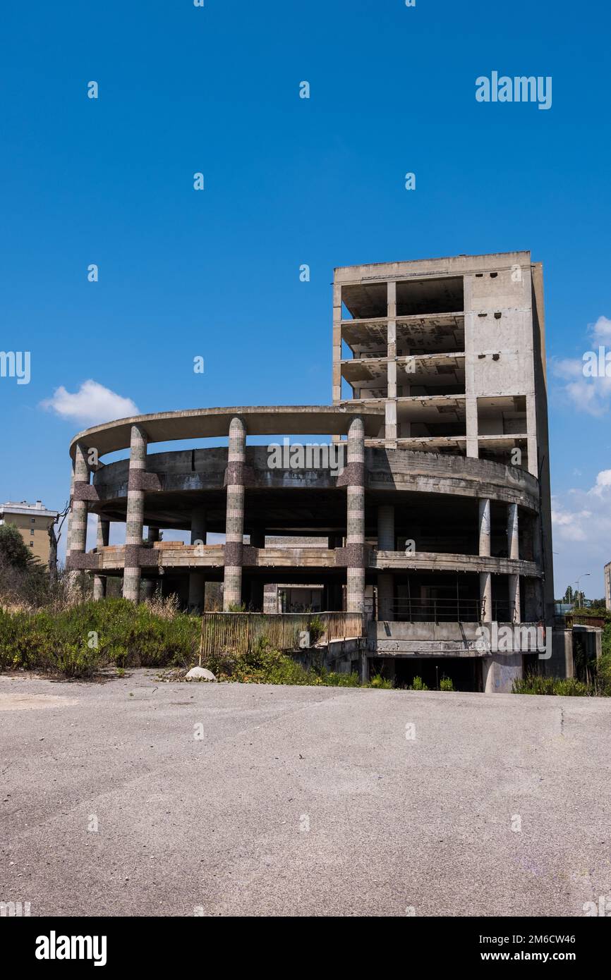 Verlassene Gebäude aus Beton. Stockfoto