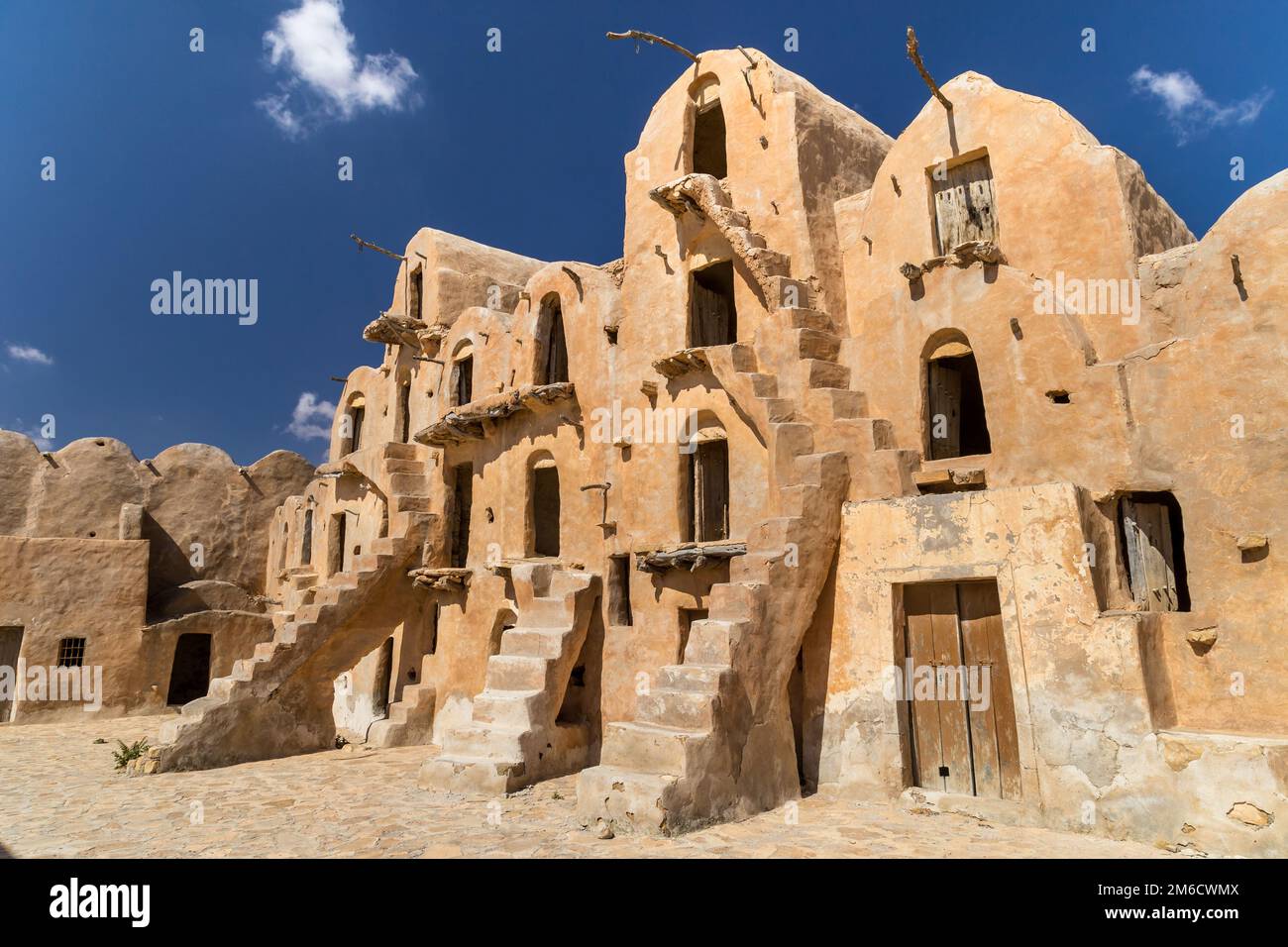 Kornspeicher eines Berberdorfs, auch bekannt als Sksar. Ksar Ouled Soltane, Tunesien Stockfoto