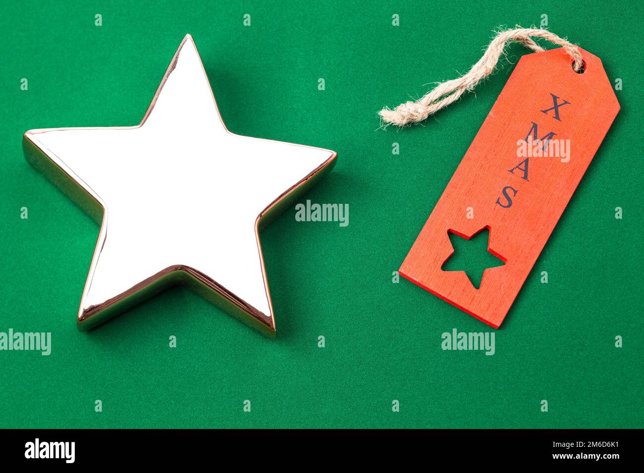 Weihnachtsstern mit rotem Etikett Stockfoto