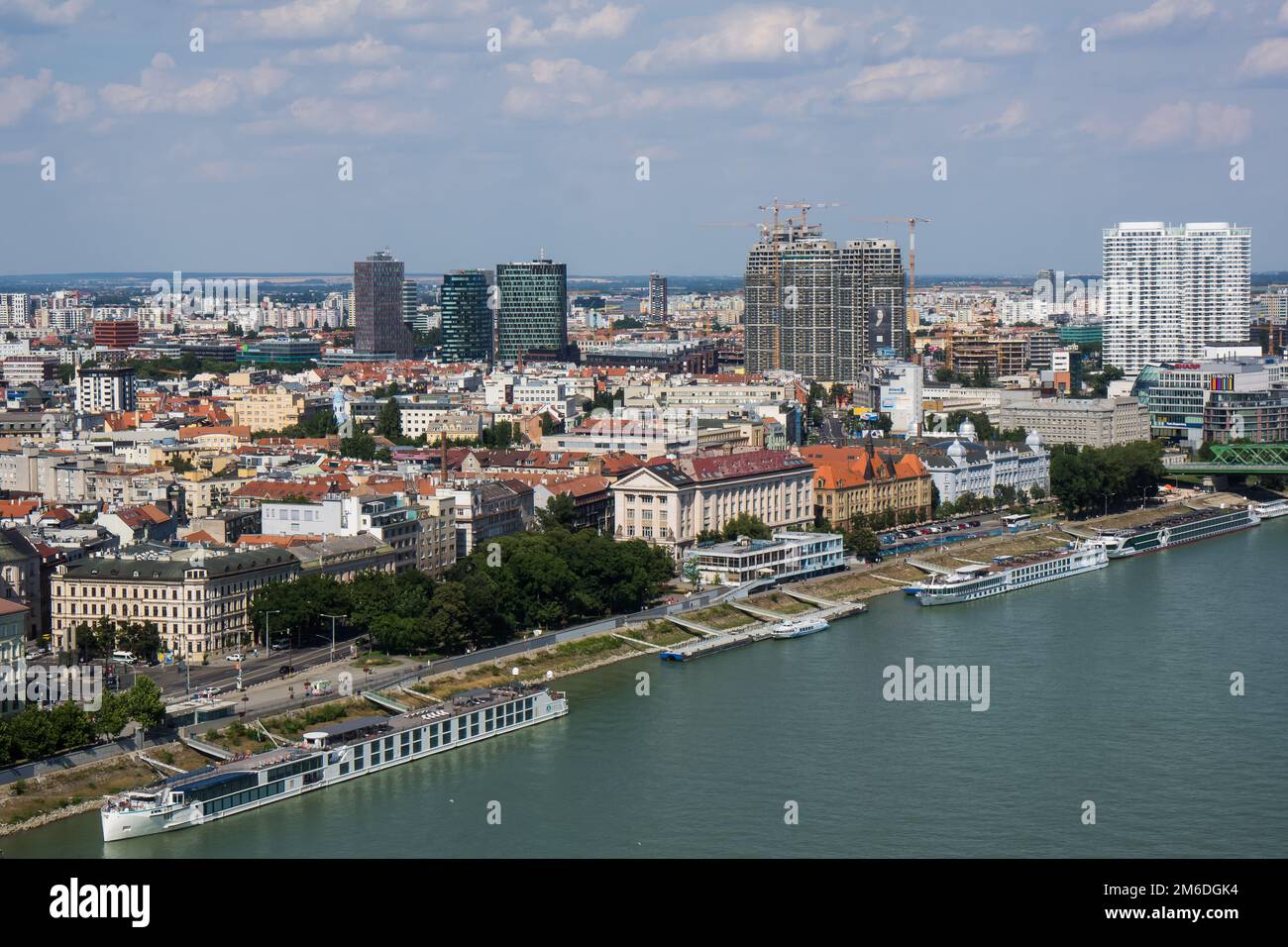 Berühmte Bratislava-Architektur an der donauküste Stockfoto