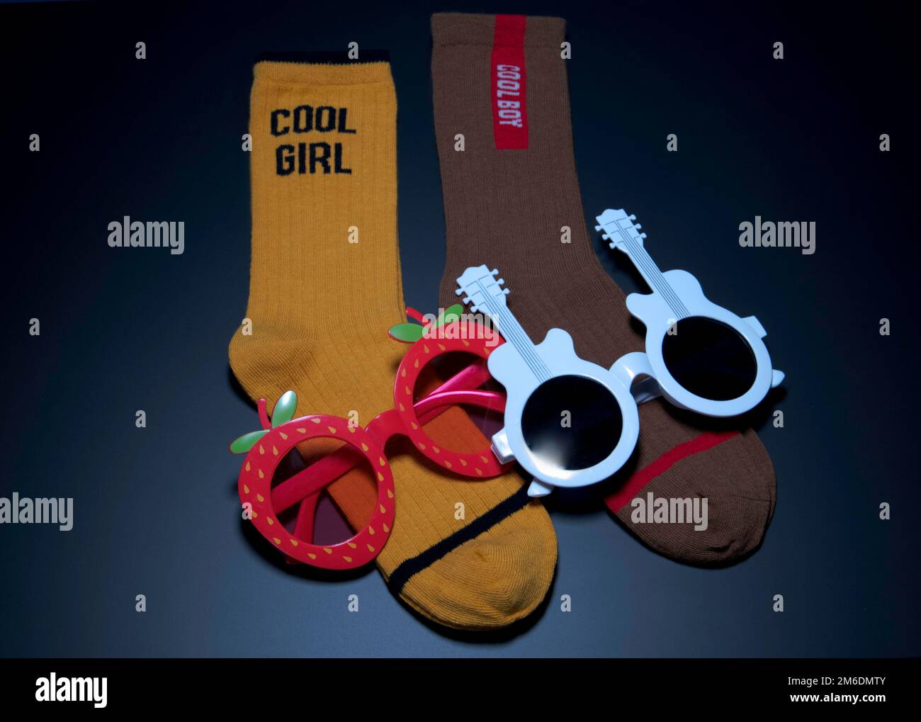 Socken für Jungen und Mädchen mit Brille Stockfoto