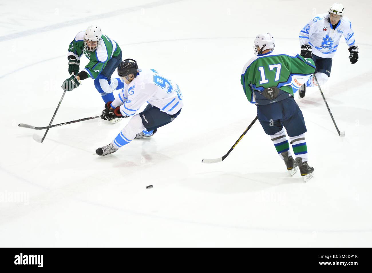 Orenburg, Russland - 5. April 2017 Jahr: Männer spielen Hockey im Eishockey-Turnier Challenge Cup Stockfoto