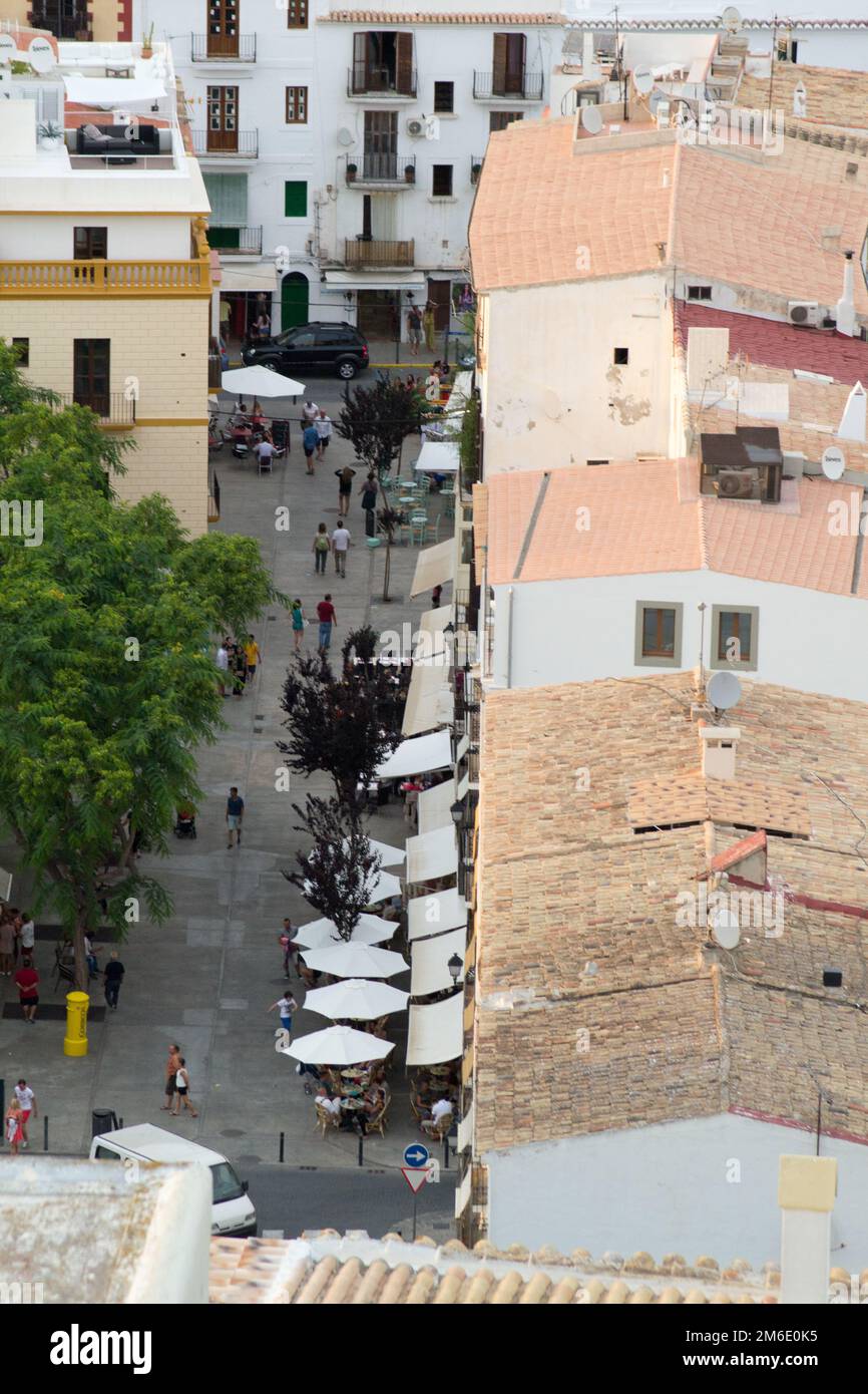 Spaziergang durch die Altstadt Dalt Vila, Ibiza, Balearen, Spanien. Stockfoto