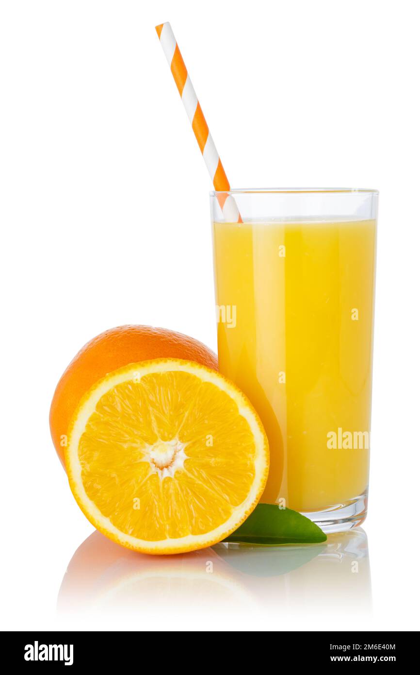 Orangensaft-Smoothie Frucht Trinken Sie Strohorangen in einem Glas, isoliert auf weiß Stockfoto