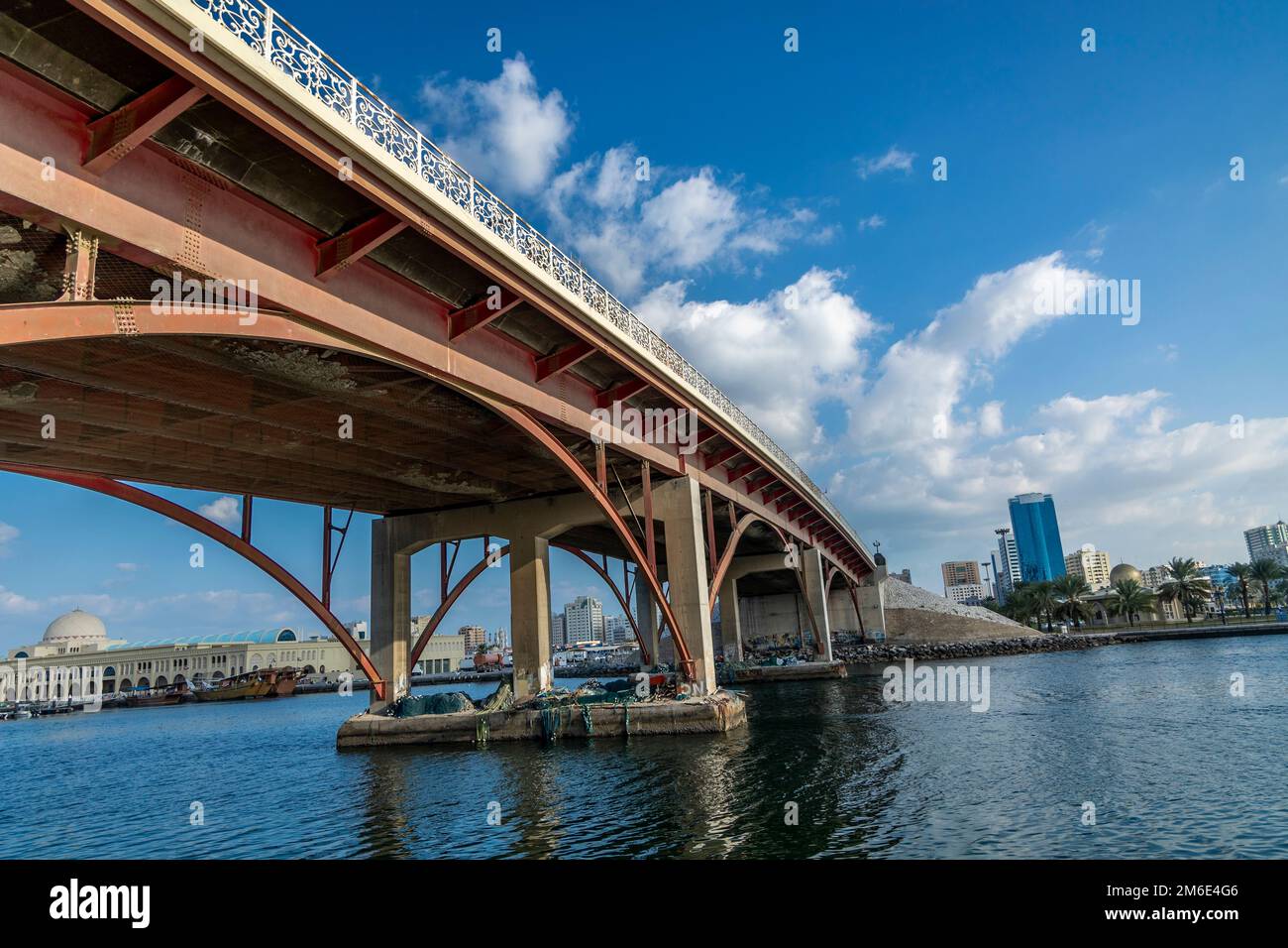 Autobahnbrücke zwischen Sharjah und Dubai Road Stockfoto