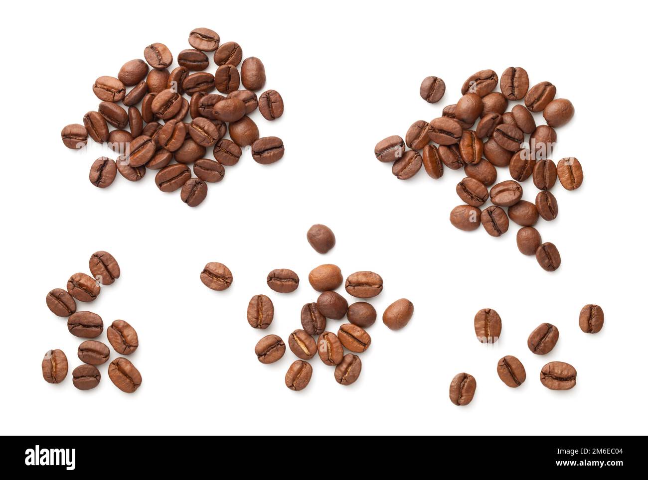 Kaffeebohnen isoliert auf weißem Hintergrund Stockfoto