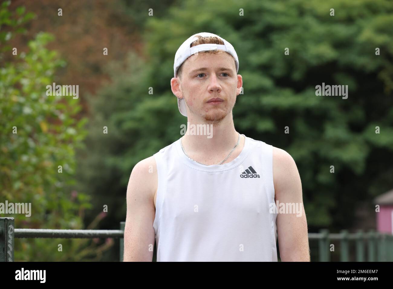 Dylan O'Shea leitet den London-Marathon zum Gedenken an seine ermordete Cousine Ashling Murphy, die beim Joggen in Irland ermordet wurde. Stockfoto