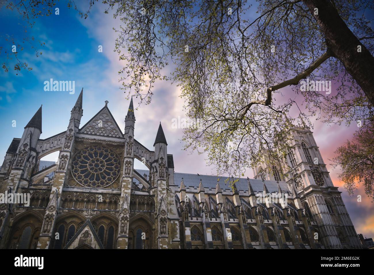 Sonnenuntergang über Westminster Abbey in London, Großbritannien Stockfoto