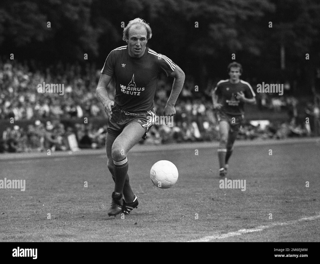 Dieter Hoeness VfB Stuttgart – Photo Magazine Originale Signée – Années 70