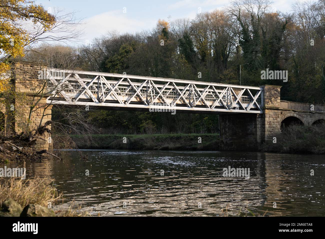 Iron Bridge über den Fluss Don, zwischen Sprotbrough und Warmsworth, Doncaster, South Yorkshire, England, Großbritannien Stockfoto