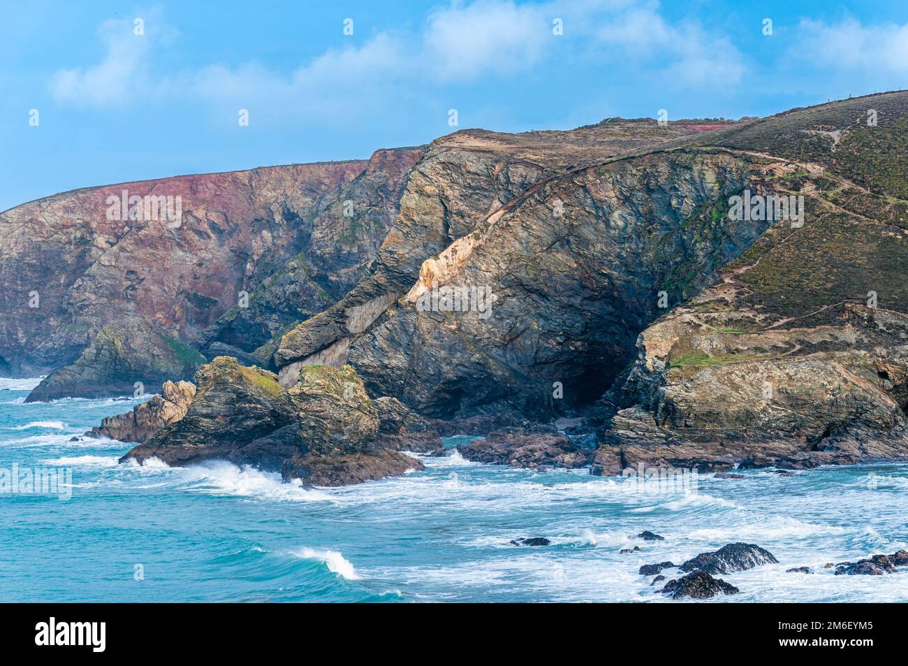 Klippen und Wellen, St. Agnes Heritage Coast, Saint Agnes, Cornwall, England, Europa Stockfoto