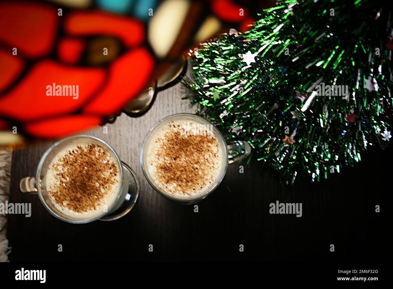 Eierlikör-Weihnachtscocktail Stockfoto