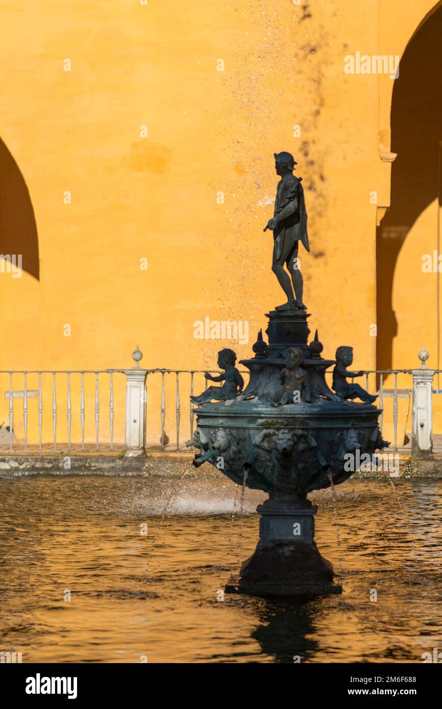 Quecksilberbrunnen im Königlichen Alcázars von Sevilla, Spanien Stockfoto