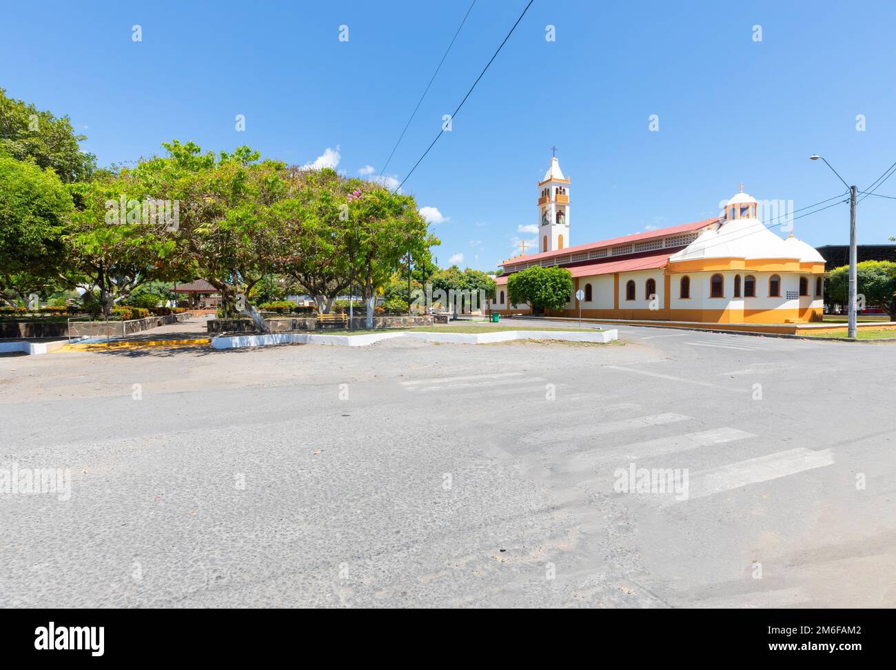Panama Alanje, Santiago Apostle Parish und öffentliche Gärten Stockfoto