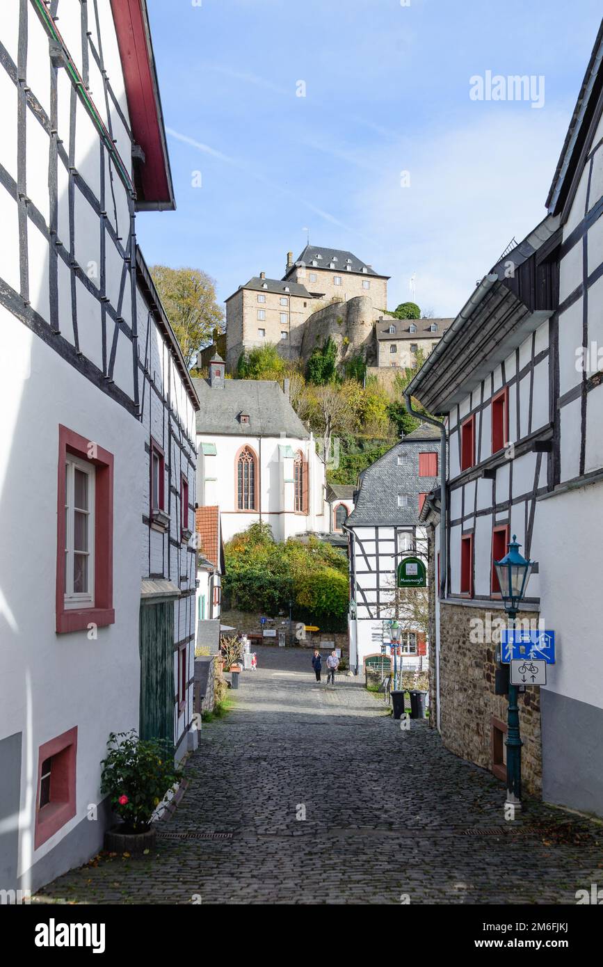 Schloss in der historischen Stadt Blankenheim in der Eifel Stockfoto