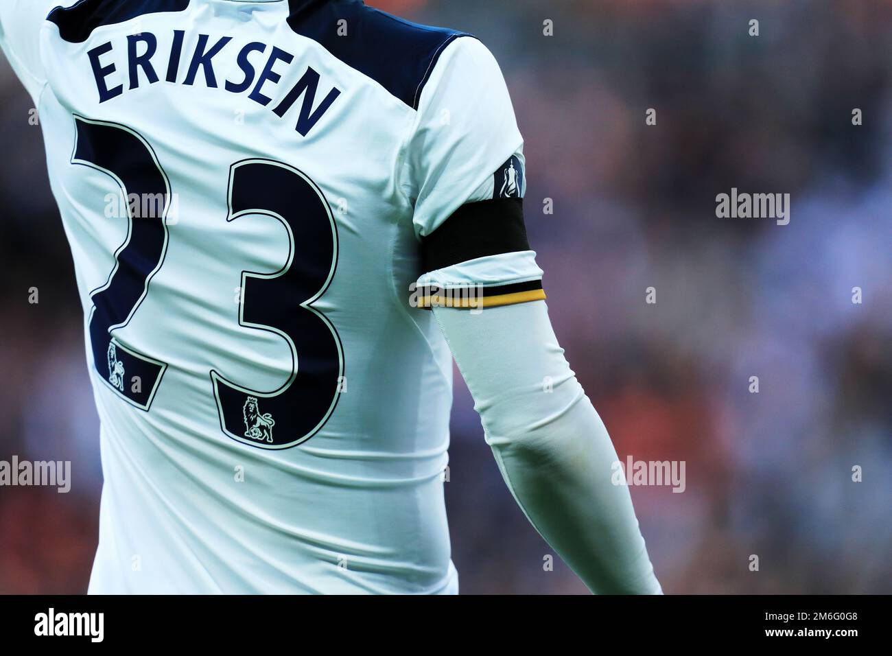 Die Spieler tragen schwarze Armbänder im Zusammenhang mit dem Pass von Ugo Ehiogu - Chelsea gegen Tottenham Hotspur, dem Halbfinale des Emirates FA Cup, Wembley Stadium, London - 22. April 2017. Stockfoto