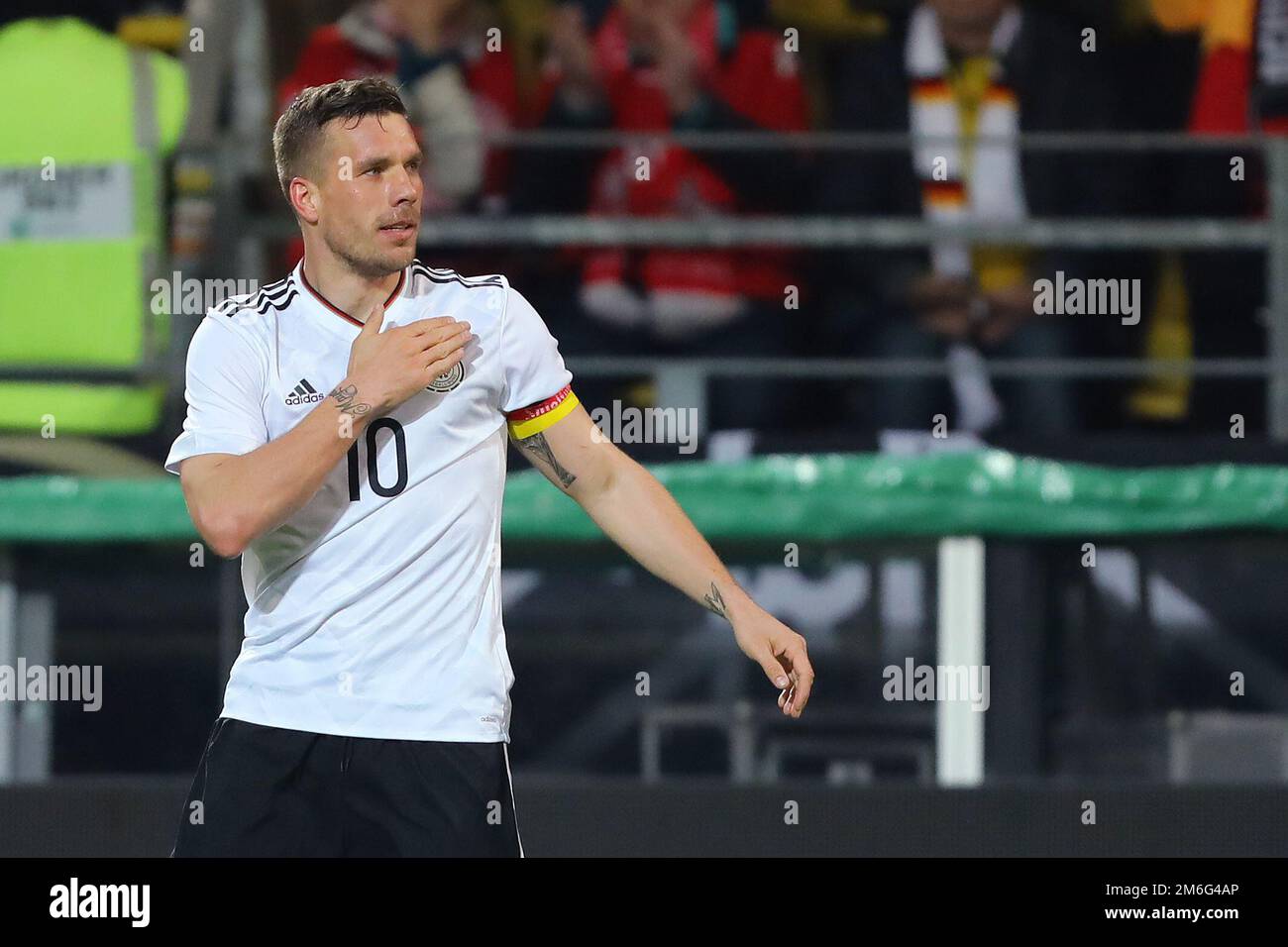 Lukas Podolski aus Deutschland feiert, nachdem er das Siegertor geschossen hat und es 1-0 geschafft hat – Deutschland gegen England, International Friendly, Signal Iduna Park, Dortmund – 22. März 2017. Stockfoto