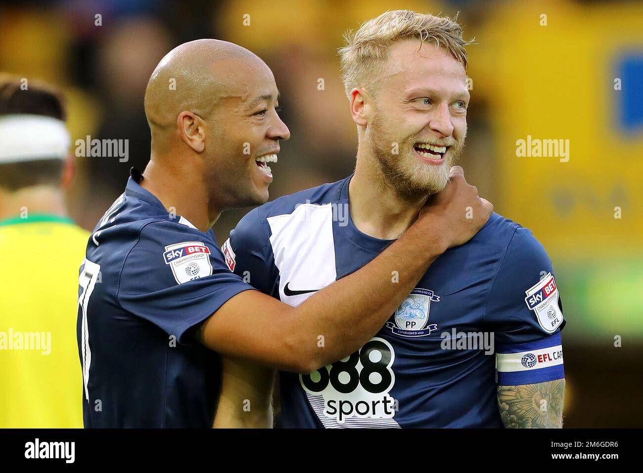 Alex John-Baptiste (links) von Preston North End feiert mit Teamkollegen Tom Clarke, nachdem sein Tor das Spiel gegen Norwich City 0-1 gewann – Norwich City gegen Preston North End, Sky Bet Championship, Carrow Road, Norwich – 22. Oktober 2016. Stockfoto