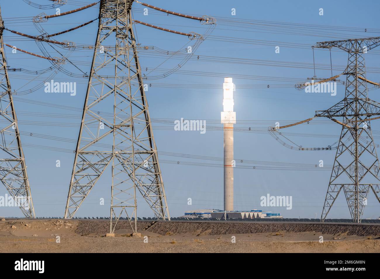 Nahaufnahme eines futuristischen Kraftwerks Stockfoto