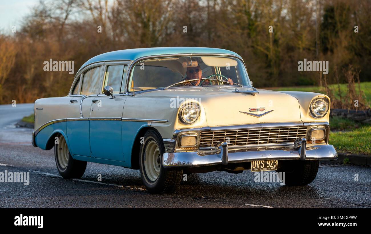 1956 blauer Chevrolet-Klassiker Stockfoto