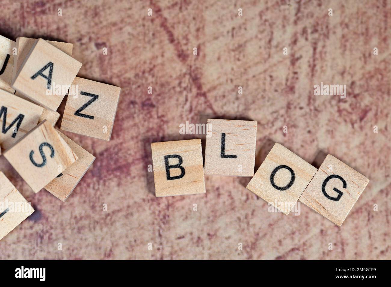 Blog, Buchstaben auf Holzwürfeln Stockfoto