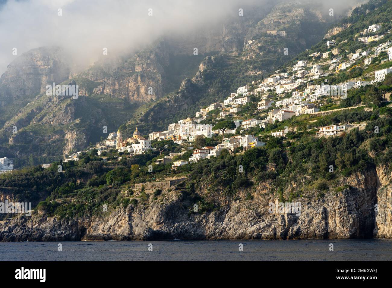 Küstenstadt Amalfi von der Fähre nach Positano Stockfoto